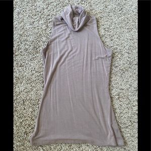 Mauve turtle neck sleeveless top